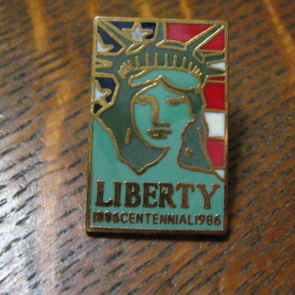 🗽 Statue Of Liberty Vintage 1986 Lapel Pin
